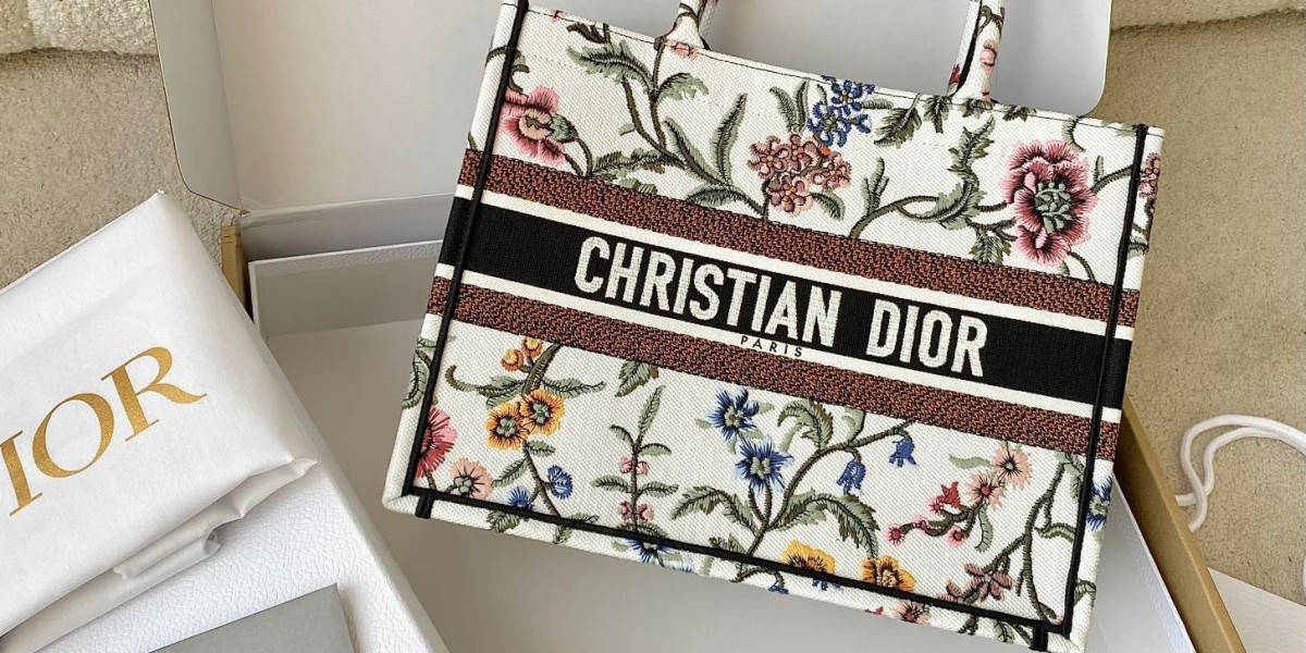 is synonymous with AAA Dior Handbags a the French girl aesthetic