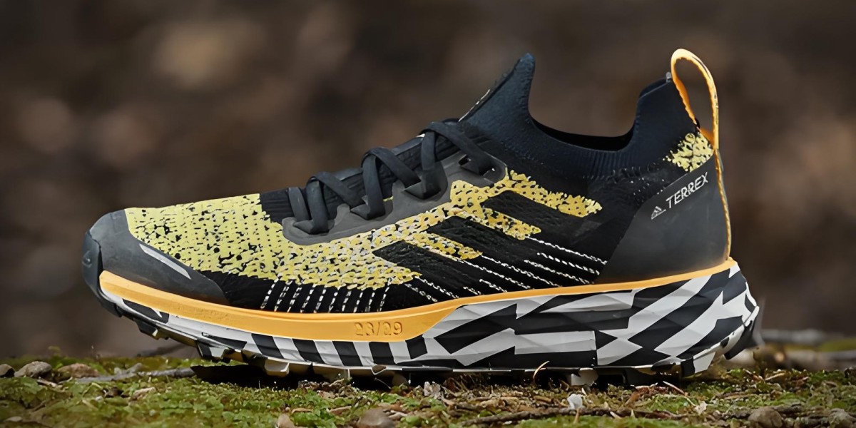 Adidas ไอคอนสนีกเกอร์ที่ไม่เคยตกยุค