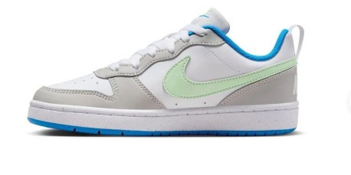 NIKE Court Borough Low Recraft รองเท้าลำลองเด็กผู้ชาย สีขาว เท่ คลาสสิก ใส่สบาย